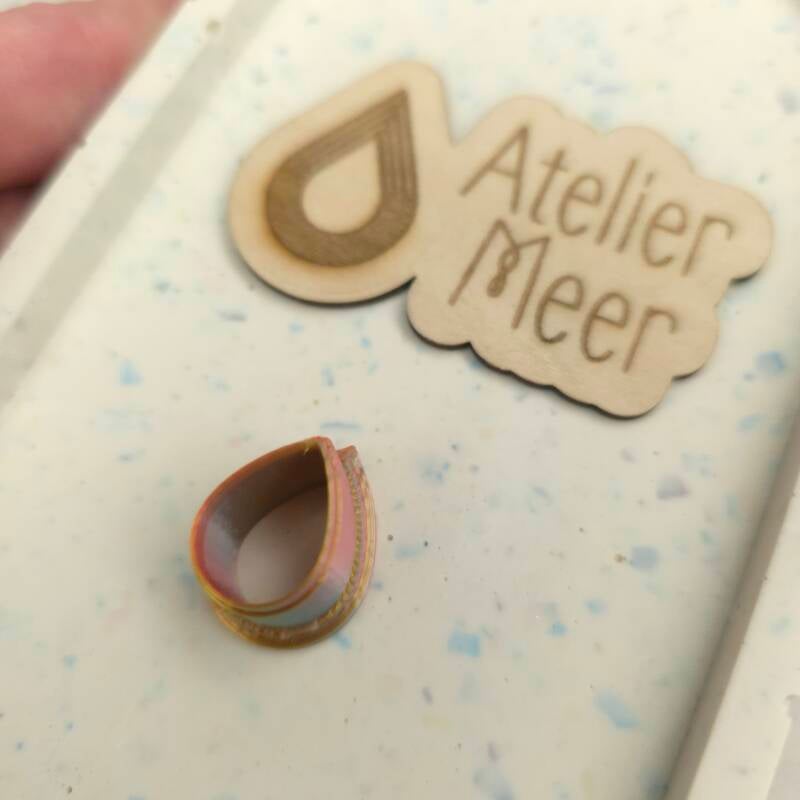 Kleine ronde druppel uitsteekvorm