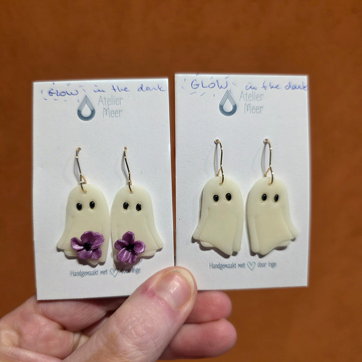 glow-in-the-dark spook oorhangers