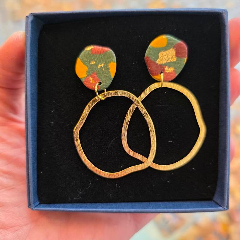 ISLA oorbellen ~ limited edition herfst met organische cirkels in messing