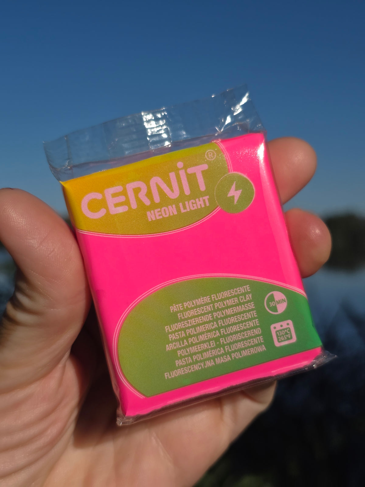 Cernit Neon Light Fuchsia - Fluo roze polymeerklei
