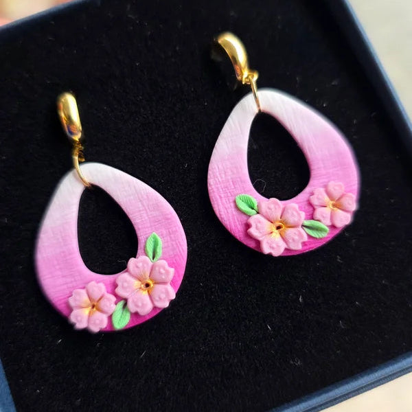Sakura floral oorbellen ~ model Gunda