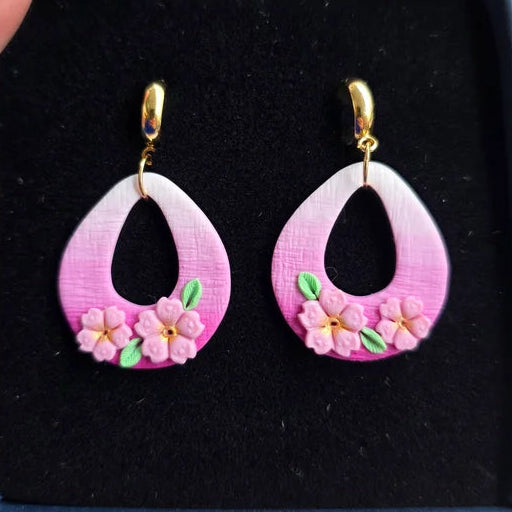 Sakura floral oorbellen ~ model Gunda