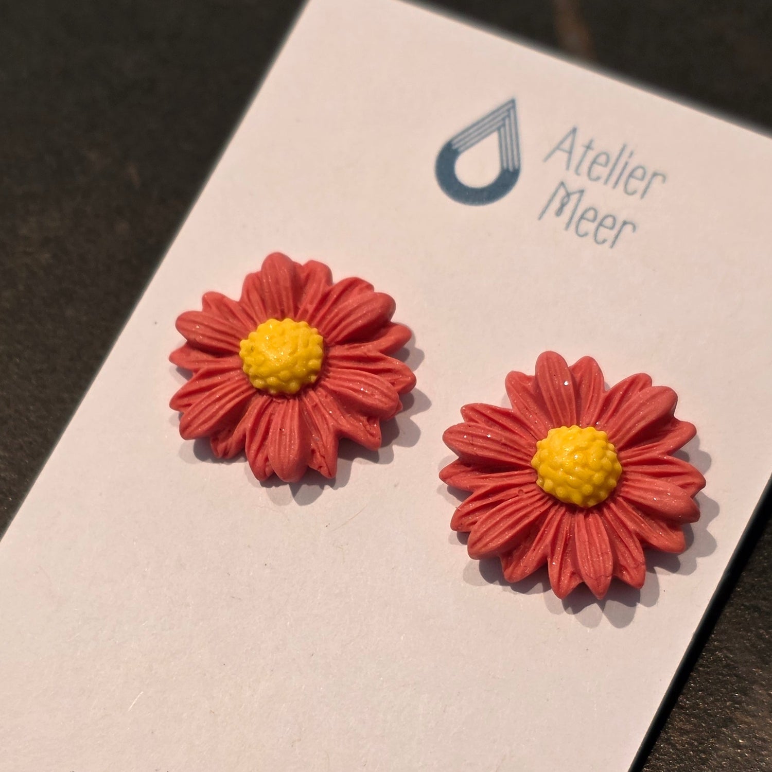 Daisy bloem oorstekers in roze