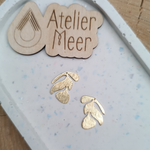 DIY bedels ~ Leaf M in geborsteld messing