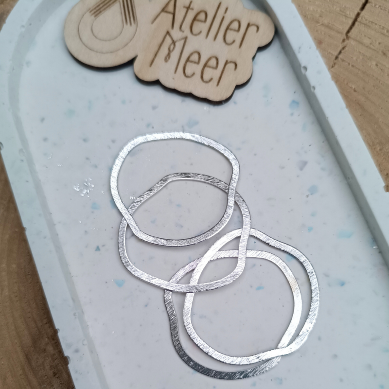 DIY bedels ~ organische ringen uit messing - Zilverkleurig