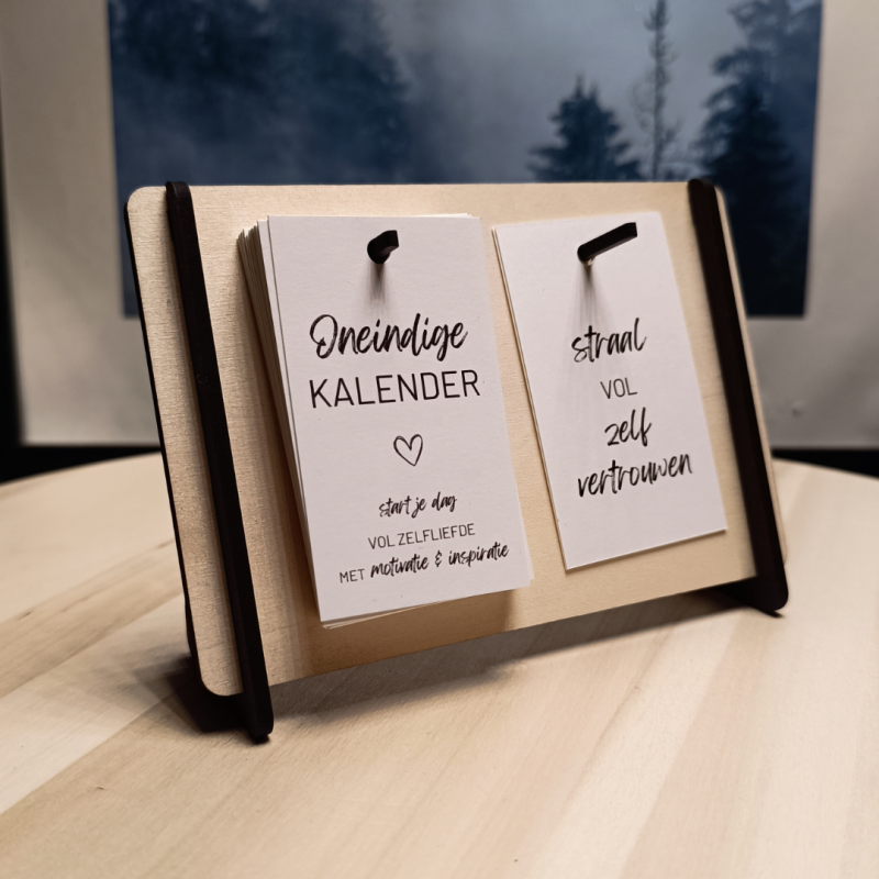 Oneindige kalender - start je dag vol zelfliefde met motivatie en inspiratie - Hout (gelaserd)