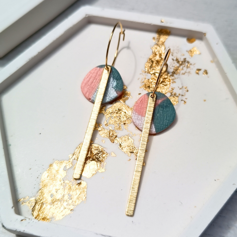 MIA oorbellen met messing staafje ~ elegante oorhangers - Mint groen