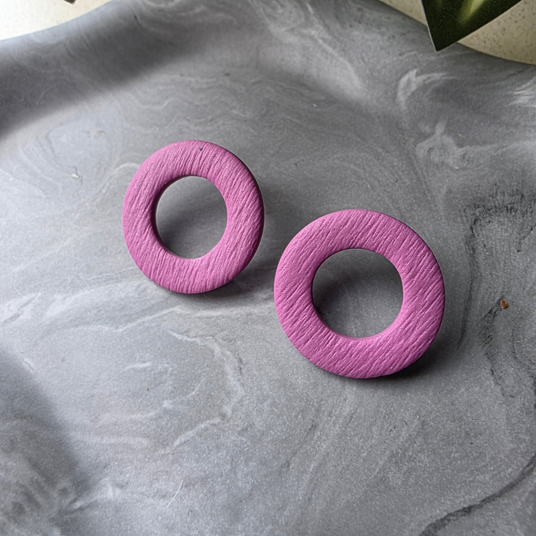 rina-studs-cirkelvormige-oorstekers-25mm