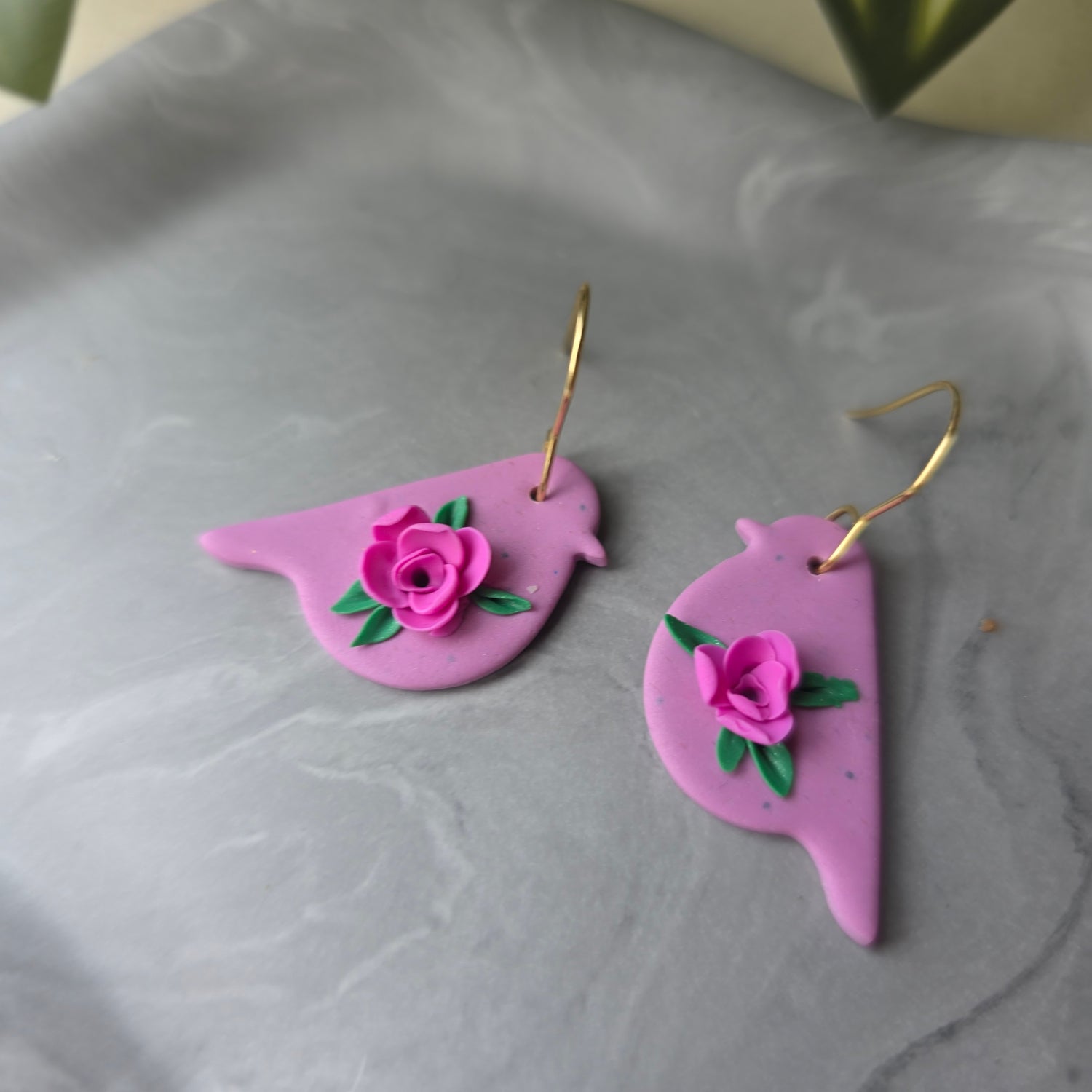 Robin floral - roze vogeltjes oorbellen met roosje