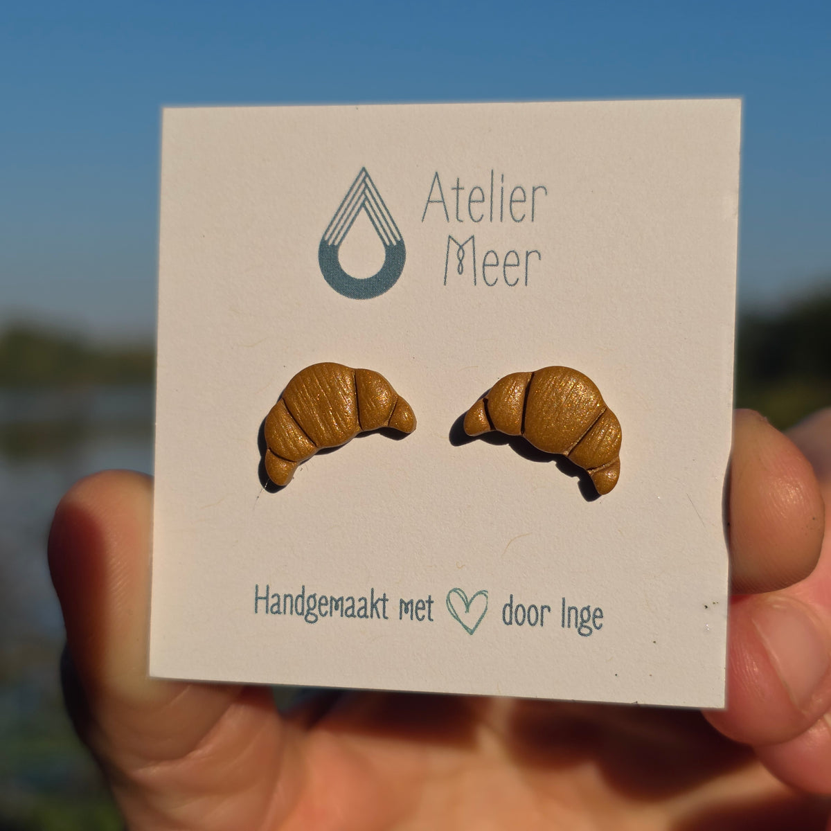 Croissant studs ~ heerlijke oorstekers